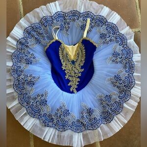 Blue classical ballet tutu. Bluebird. Princess Florine